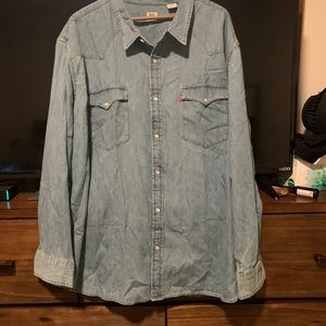 Levi’s Classic Western button-down, long sleeve cotton casual shirt